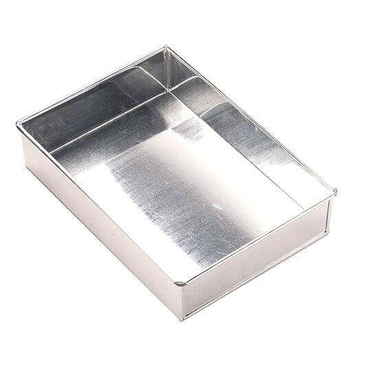 Rectangle Cake Tin 12" x 10" x 3" 88362 by Invicta